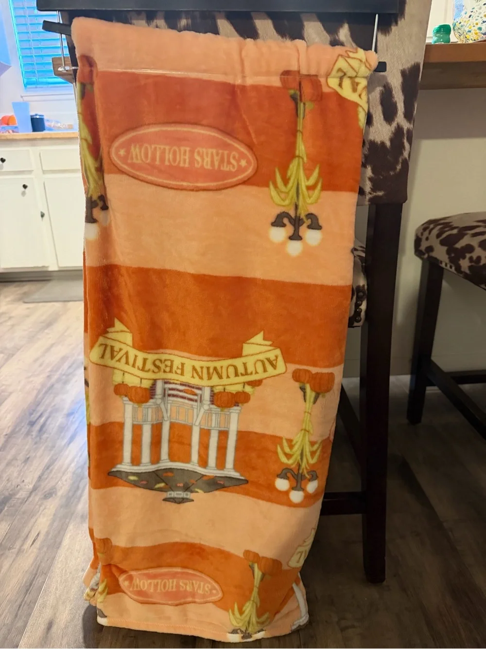 Plush Throw Blanket - Stars Hollow Gilmore Girls